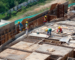 Por que não usar compensado na construção da laje?